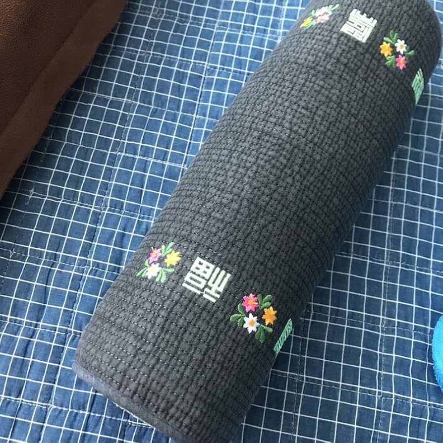 Amazon｜BTS ジョングク枕 愛用頸椎枕 Begozani ジョングク 枕